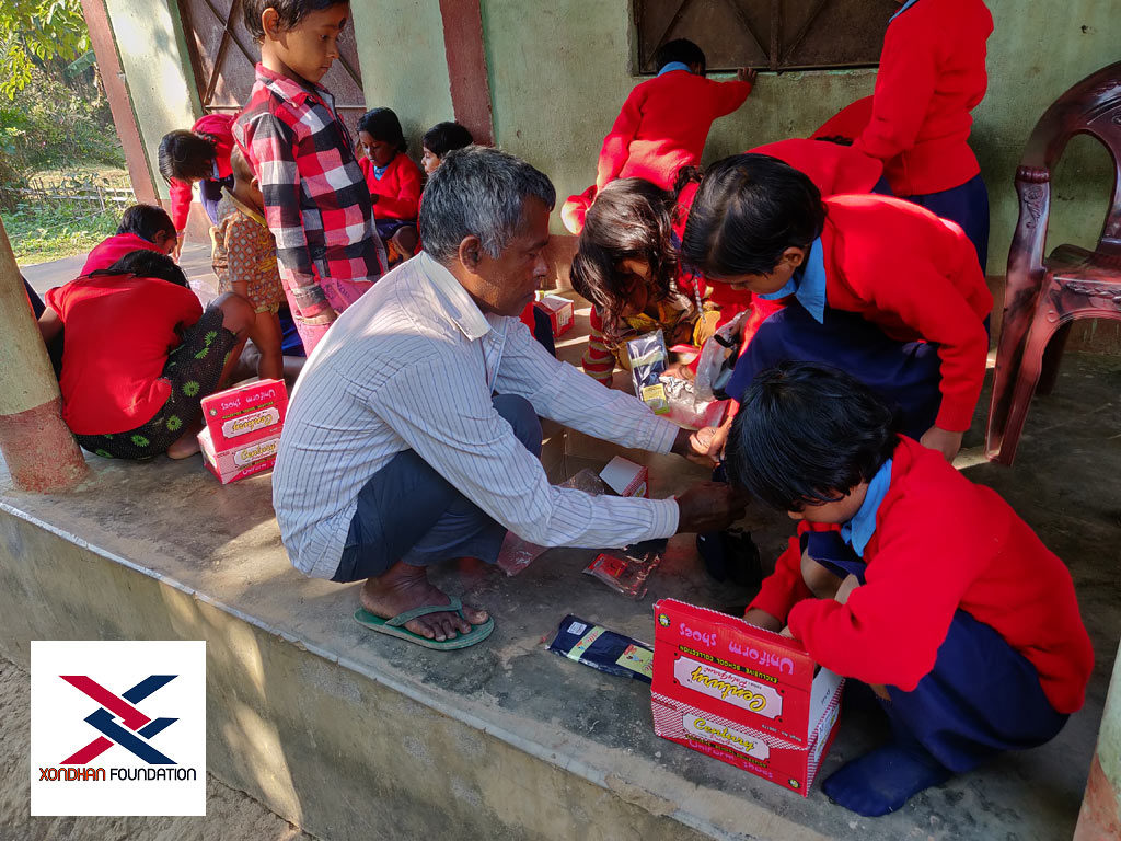 xondhan-foundation-shoes-distribution-program-2018-7
